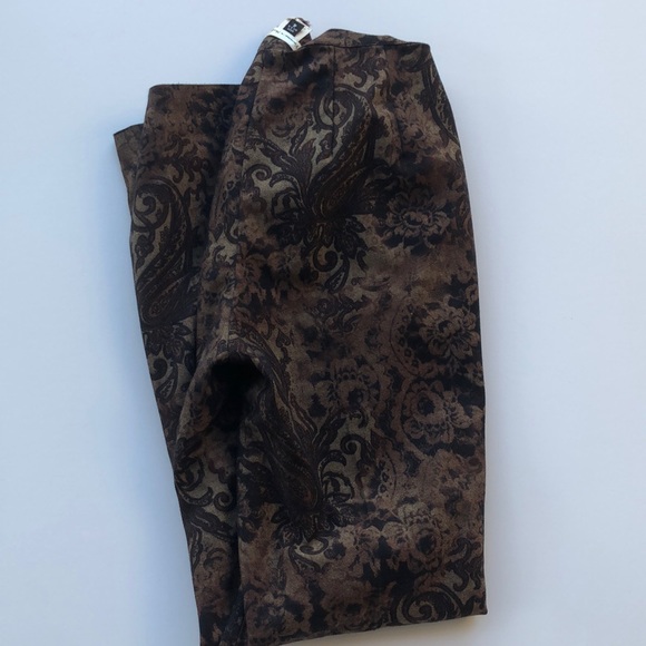 Yvonne Marie patterned ankle pants - Picture 3 of 3